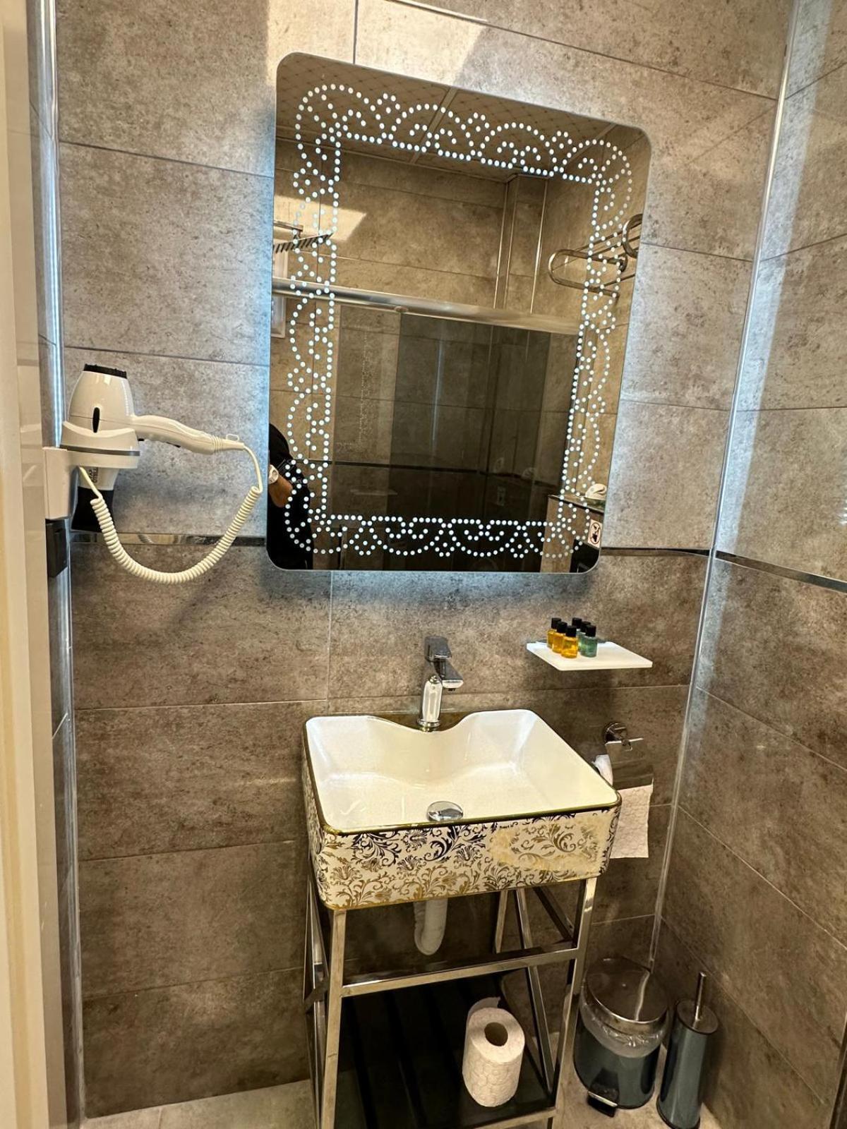 Whitemoon Hotel Suites Taksim Provincia di Provincia di Istanbul Esterno foto